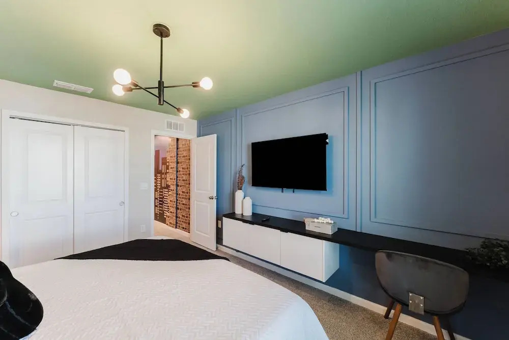 Themed 6BR Solara Near Disney Pool Summerkitchen