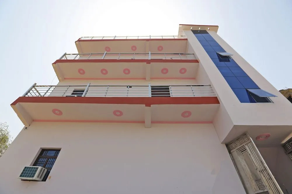 OYO 37470 The Mohan Grand