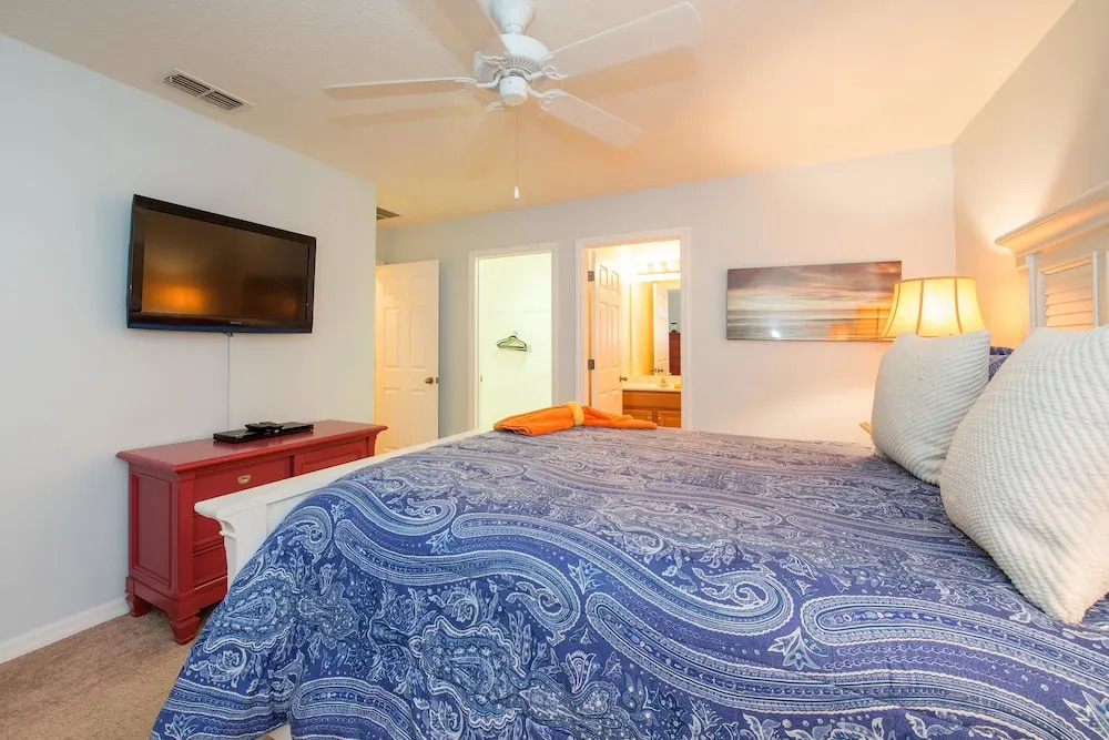 Cozy Family Friendly Pool Home With Game Room 5 Bedroom Home by RedAwning