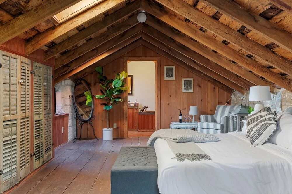 Nimitz Loft 1 Bedroom Cabin by Redawning