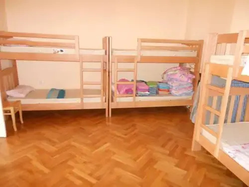 HoneyHostel