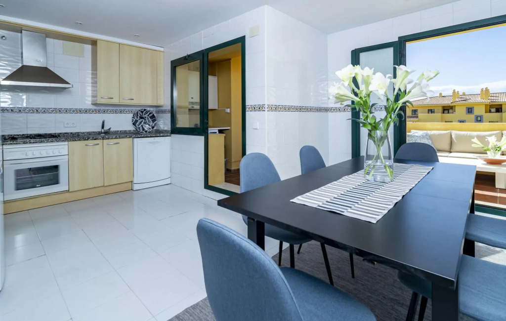 La-Beautiful 3 Bedroom Penthouse Close To Sea