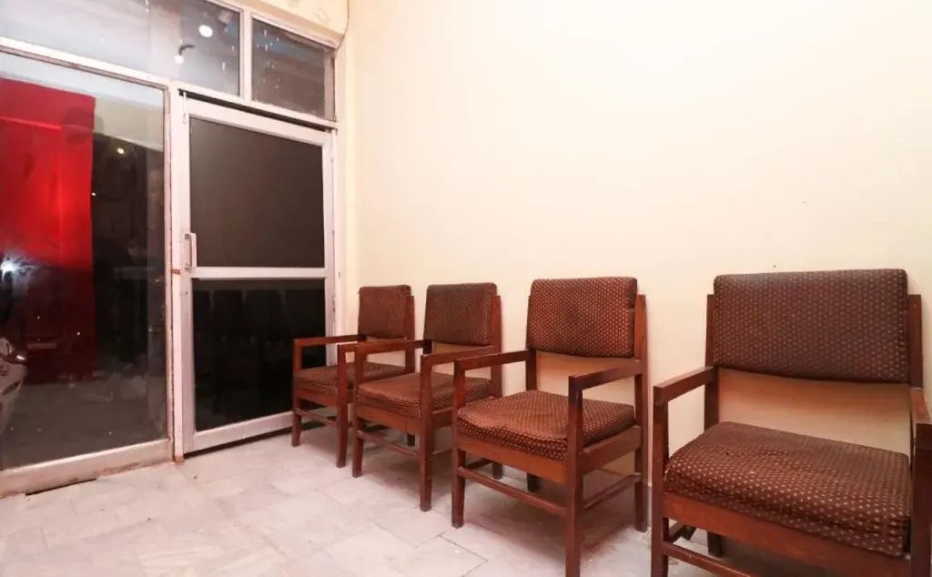 Royal Guest House By OYO Rooms