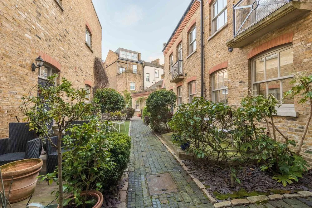 Modern mews home in Kings Cross