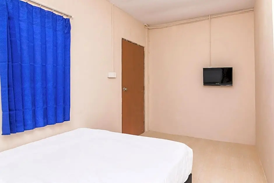 OYO Life 2579 Kost Anggun 2