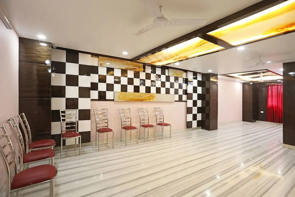 Royal King Residency By OYO Rooms
