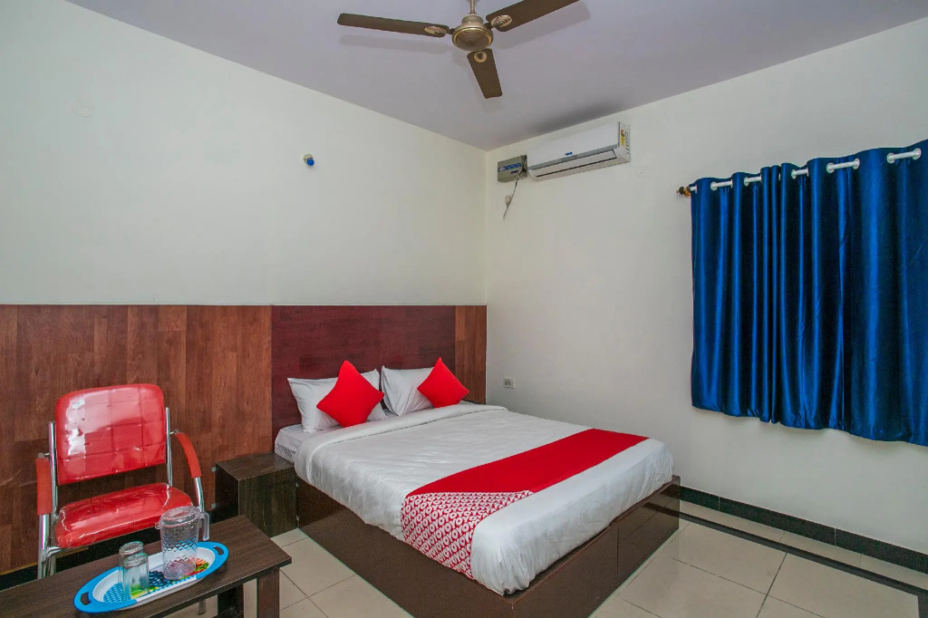 OYO 26817 GKS Residency