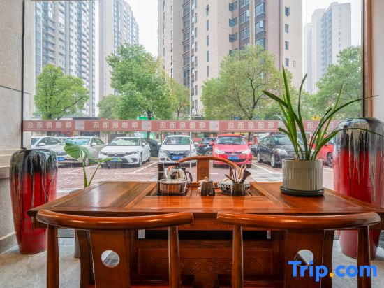 Songdeju Hotel (Jiujiang Lushan Station Zhonghua Xianmu Garden Branch)