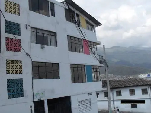 The Quito Guest House with Yellow Balconies for Travellers