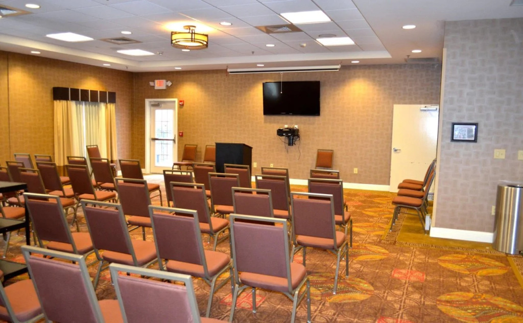 Holiday Inn Express & Suites - Smithfield/Selma by IHG