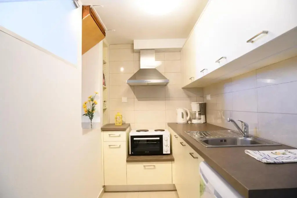 Captains House Hotel Suites & Apartments