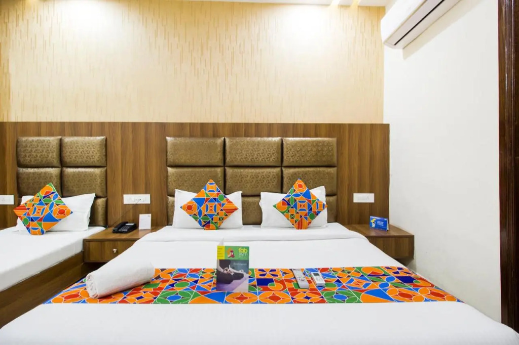 FabHotel Royal Villa