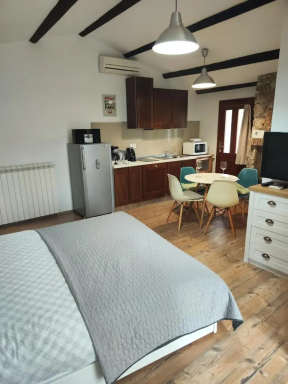 2-room apartment 30 m2 on 1st floor - INH 29179