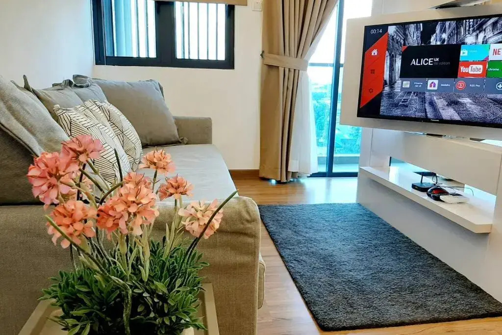 Symphony Tower Studio # 3 ( With Balcony )