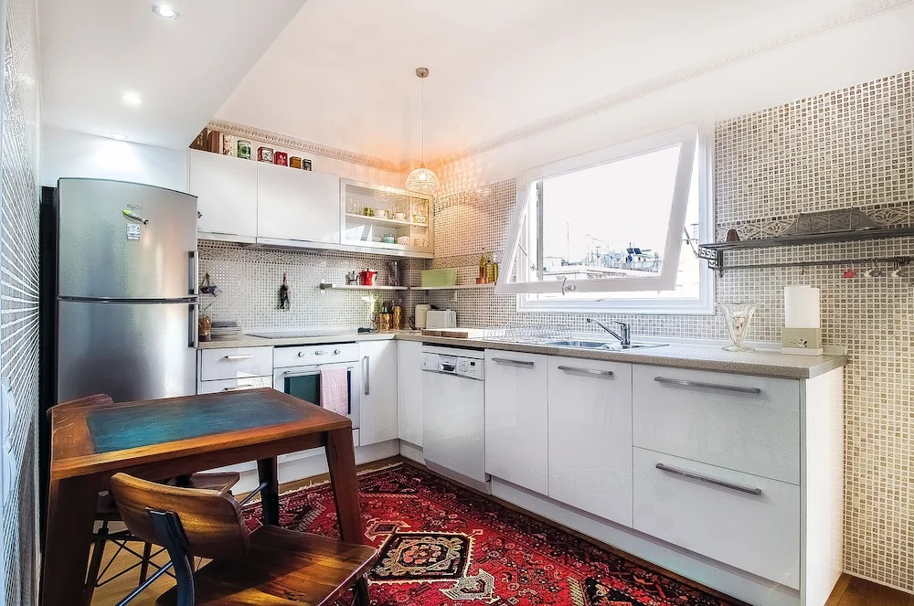 Hidden Gem 2 Bedroom near City Center