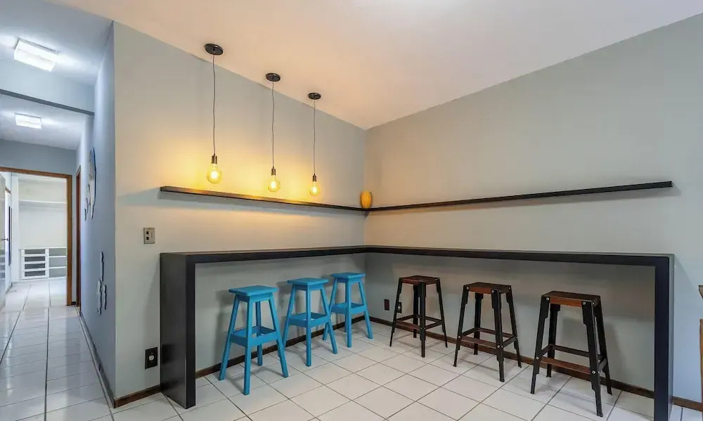 Apt in Condo w/ Pool 140 m From the Beach Rar0213