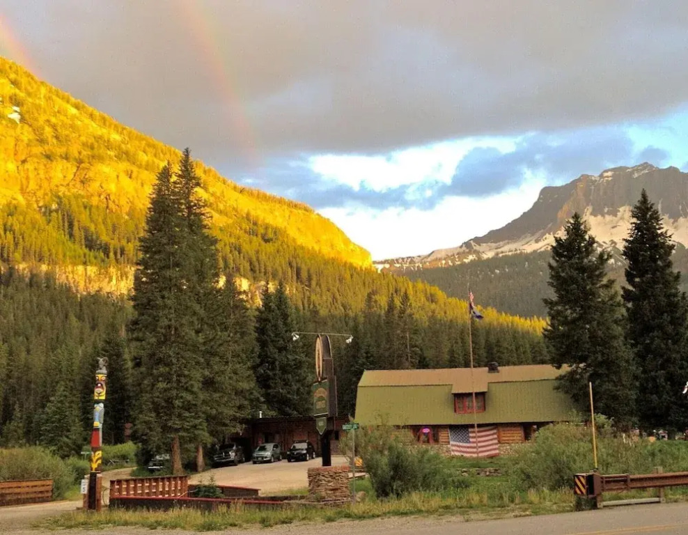 Grizzly Lodge