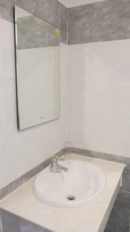 White Diamond Airport Hotel