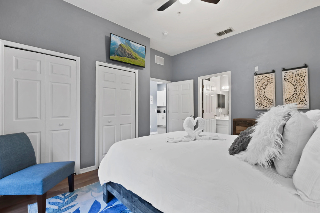 Bahama Bay Beautiful 3 Bedrooms Condo