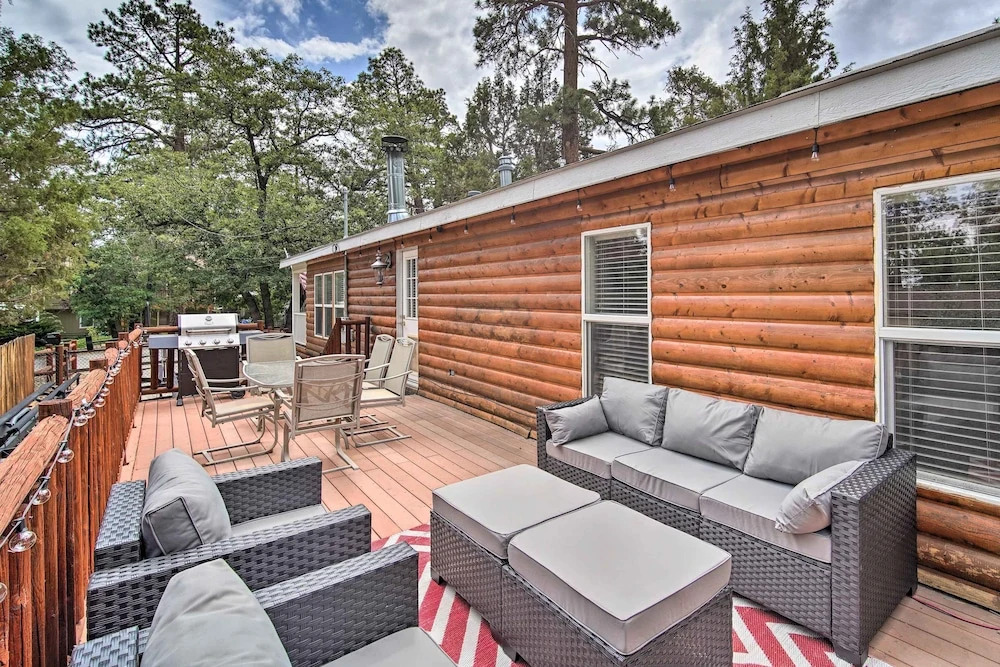 8 Mi to Big Bear Lake & Village: Sugarloaf Cabin