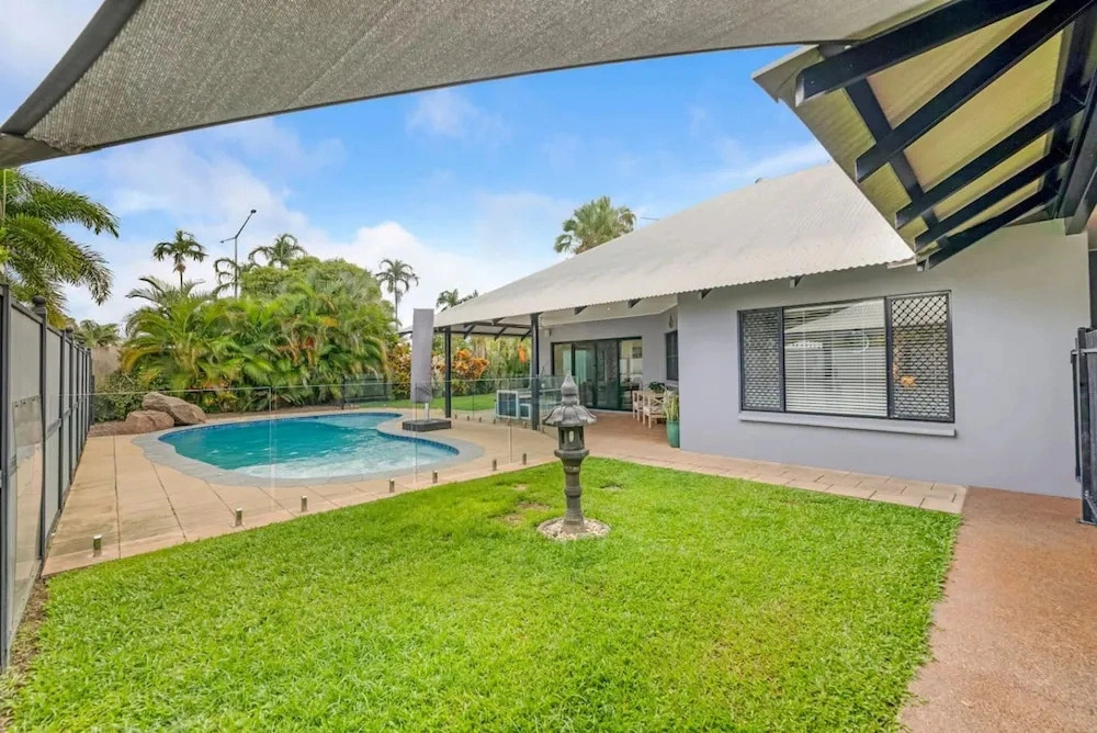 Zenhouse Cityside Family House Pool Markets