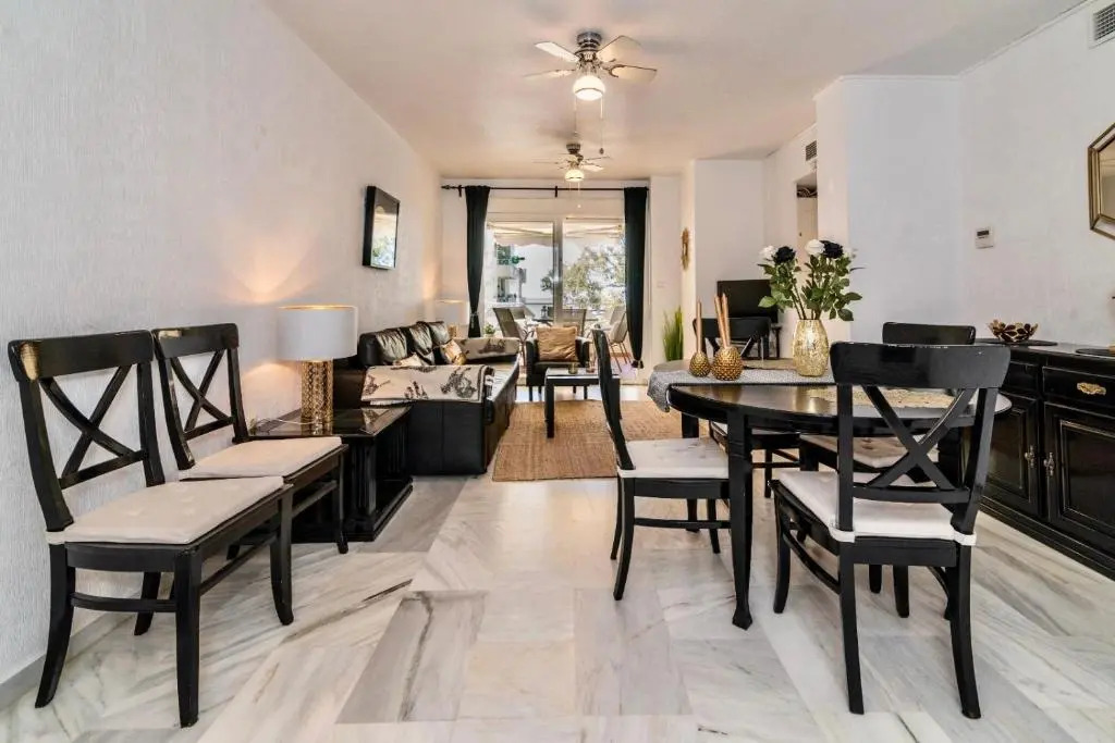 Marbella Lovely 3-bedroom Apartment 350 m Walk to the Beach