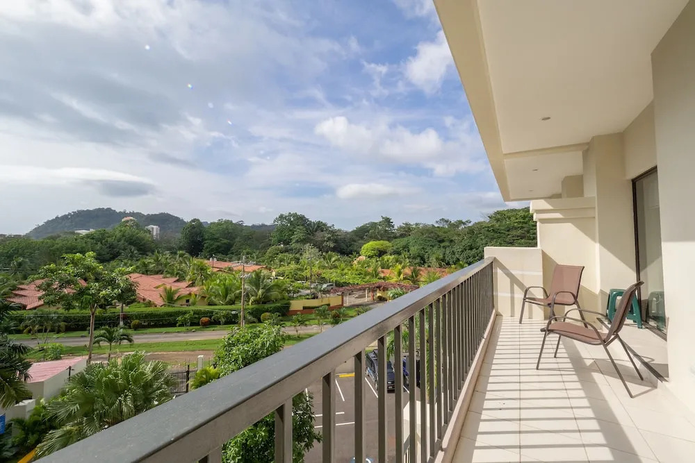 Jaco Bay Beach Condo 401