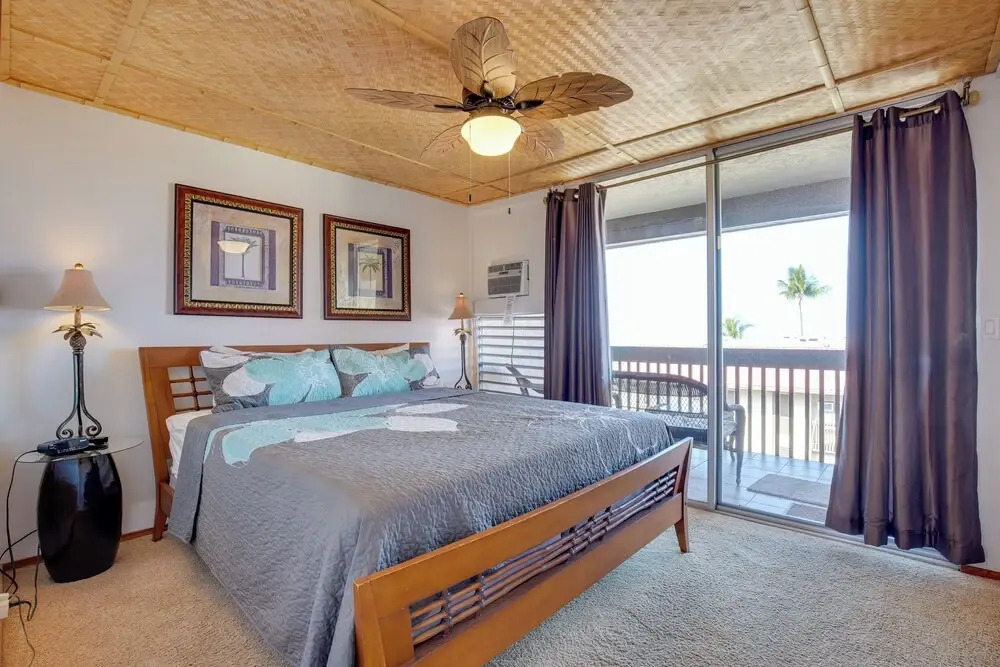 Kailua-kona Condo: Steps to Beach & Downtown!