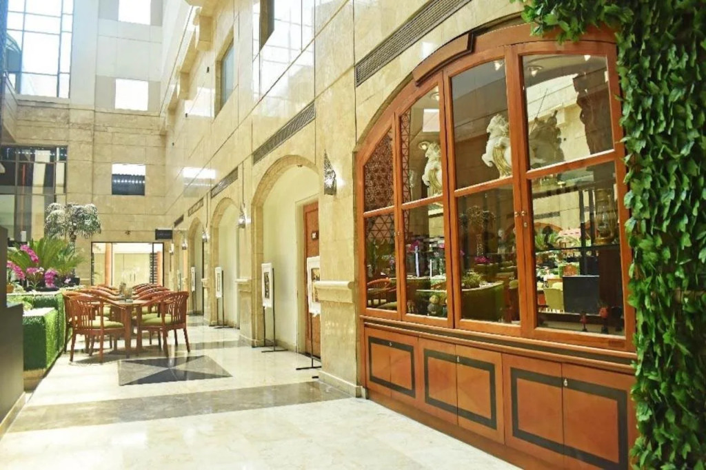 Surabaya Suite Hotel