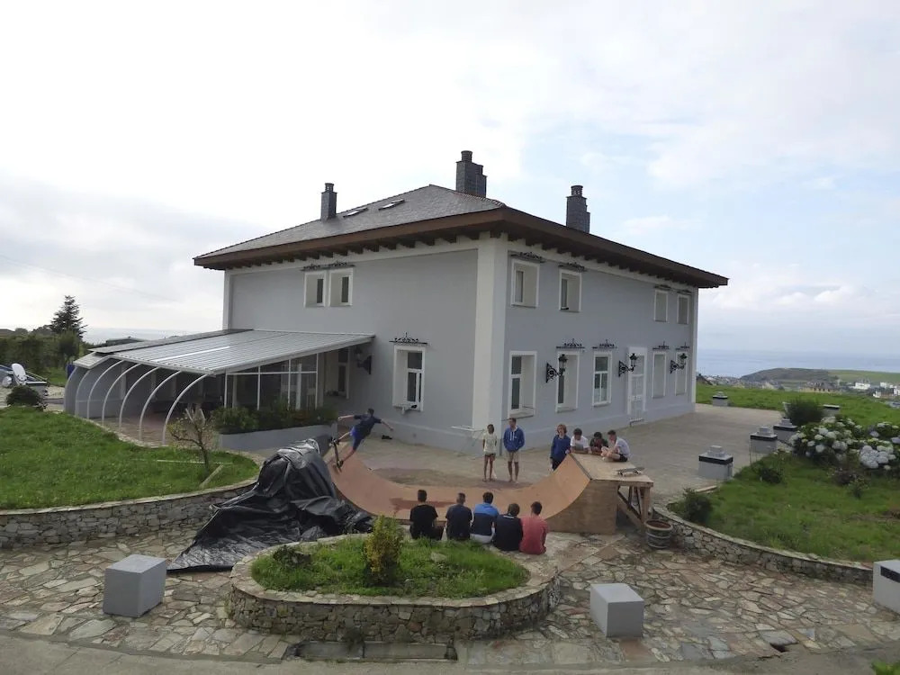 Alma Surf School