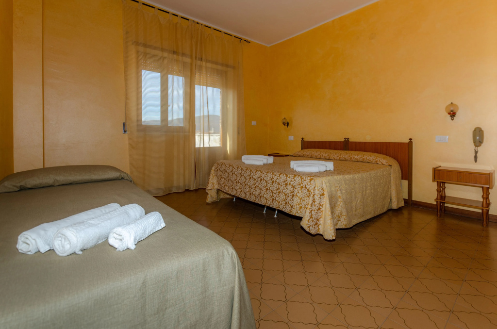 Hotel Holiday