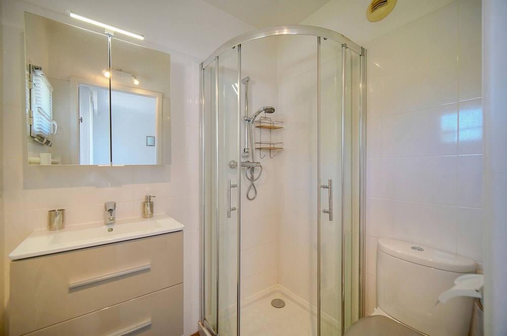 Beau 3 Chambres Piscine Parking A3b134