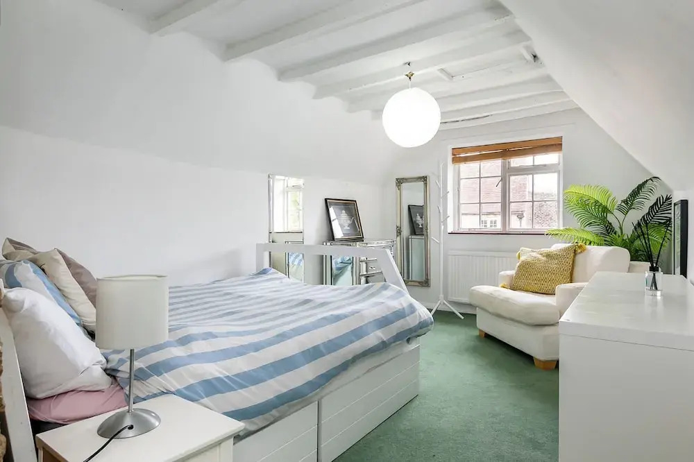 Lovely 5BD Home with Cinema & Games Room