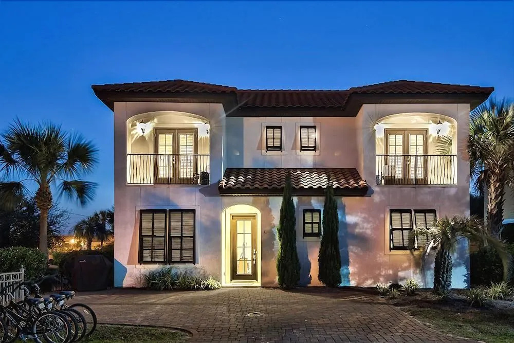 Beyond the Sea 5 Bedroom Holiday Home by Five Star Properties