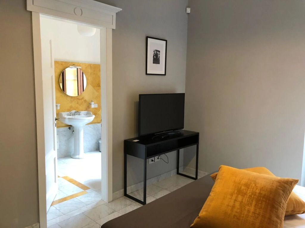 Compasso Suites Guest House