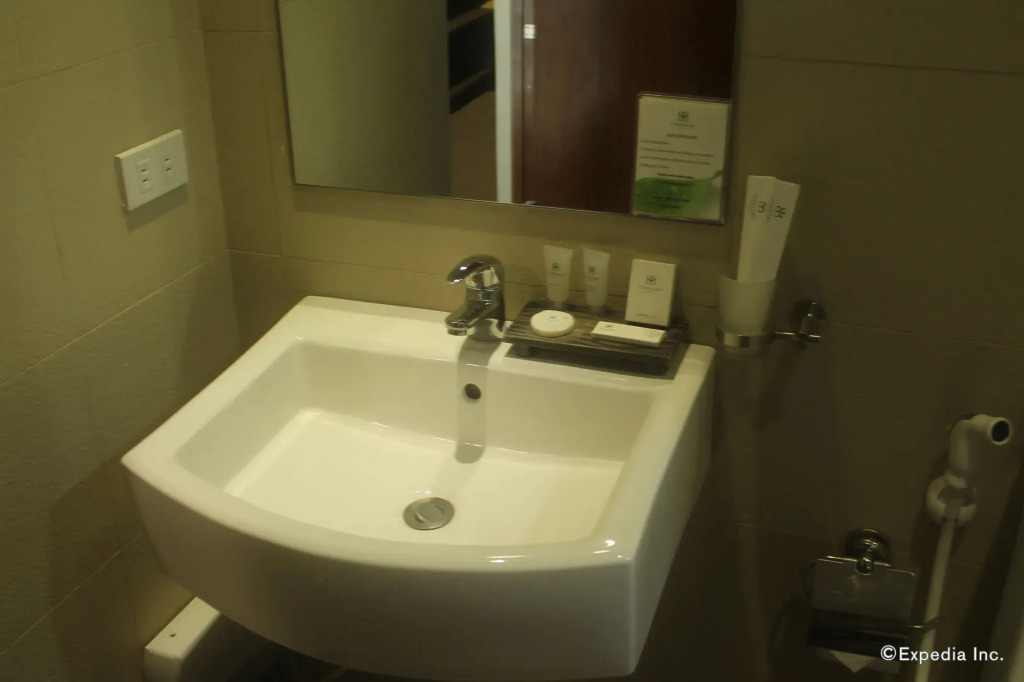 88 Courtyard Hotel