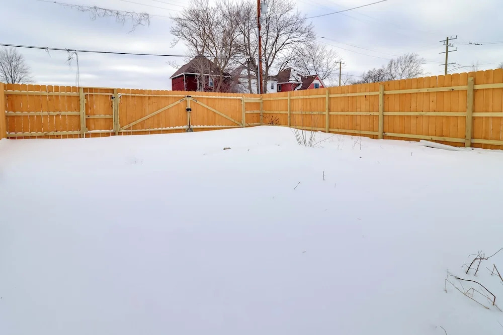 Near Midtown & Medical District! Updated Unit