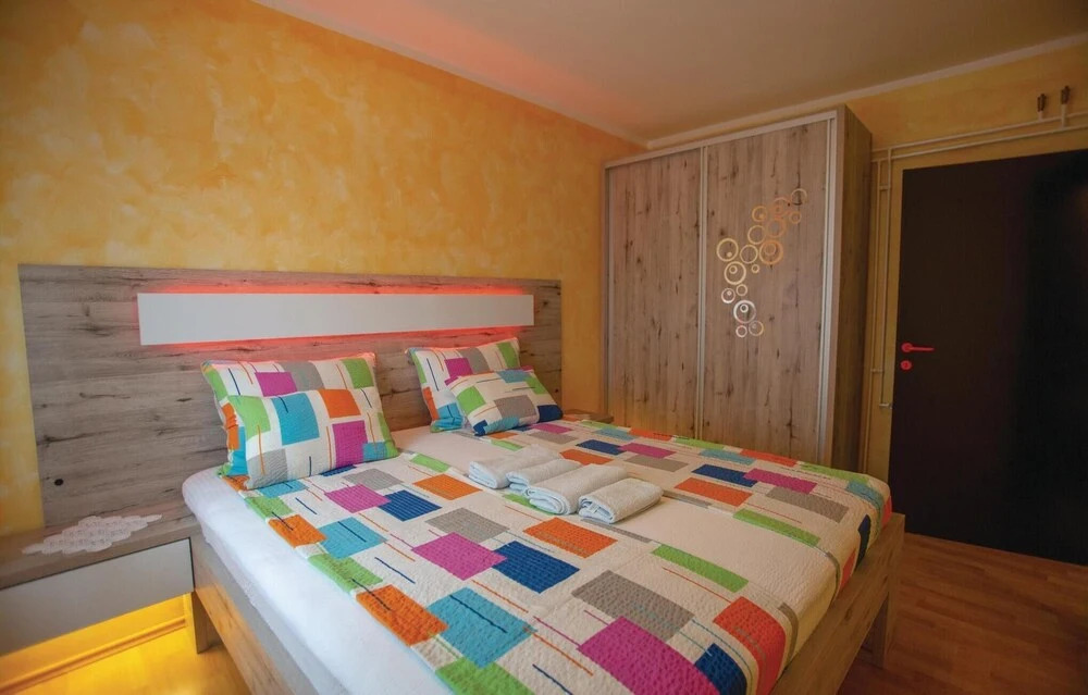 Awesome Apartment in Medulin With 5 Bedrooms and Internet