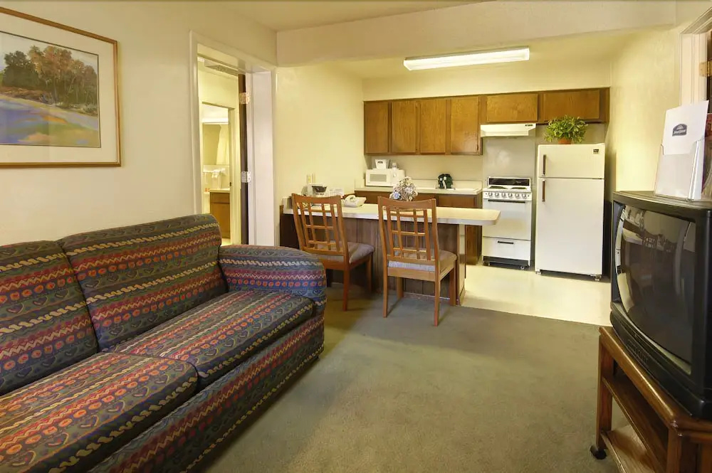 Tulsa Extended Stay Inn & Suites