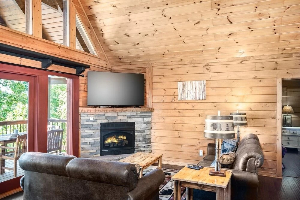 Another Day In Bearadise 4 Bedroom Home by Redawning