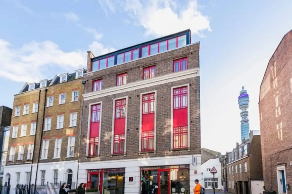 1 Bedroom Top Floor Flat In Fitzrovia