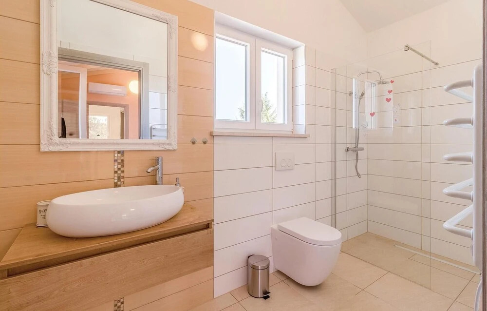 Nice Home in Vodnjan with Hot Tub, WiFi & 4 Bedrooms