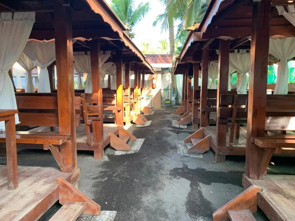 Villa MJ Maristela Beach Resort