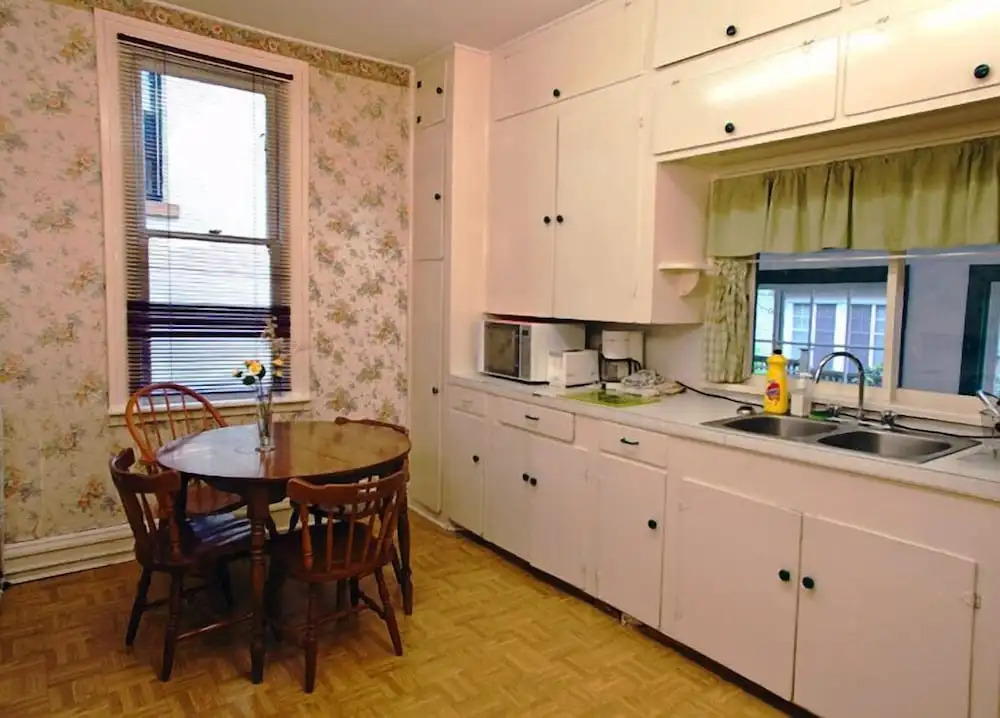 Towle House 1006