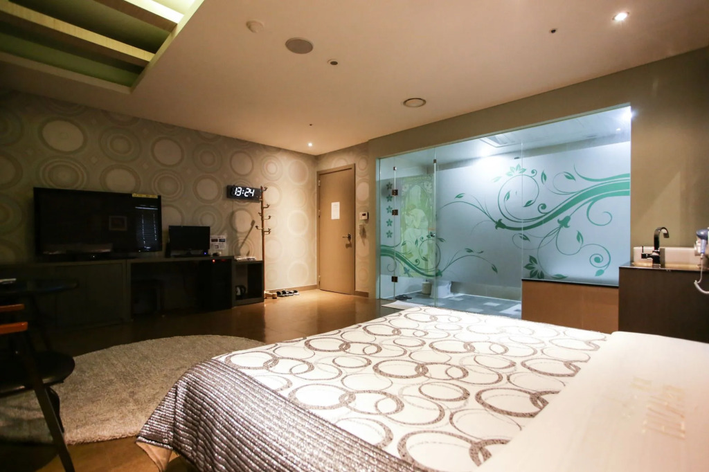 Pandora Hotel