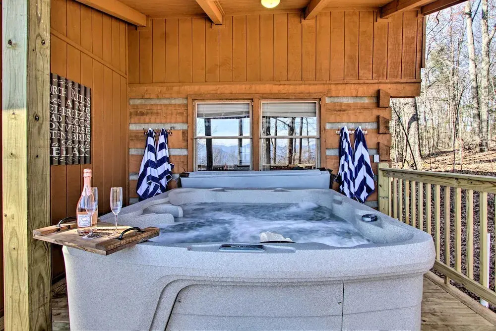 Panoramic-view Gatlinburg Cabin w/ Private Hot Tub