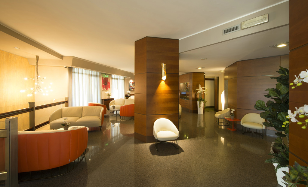 Hotel Re