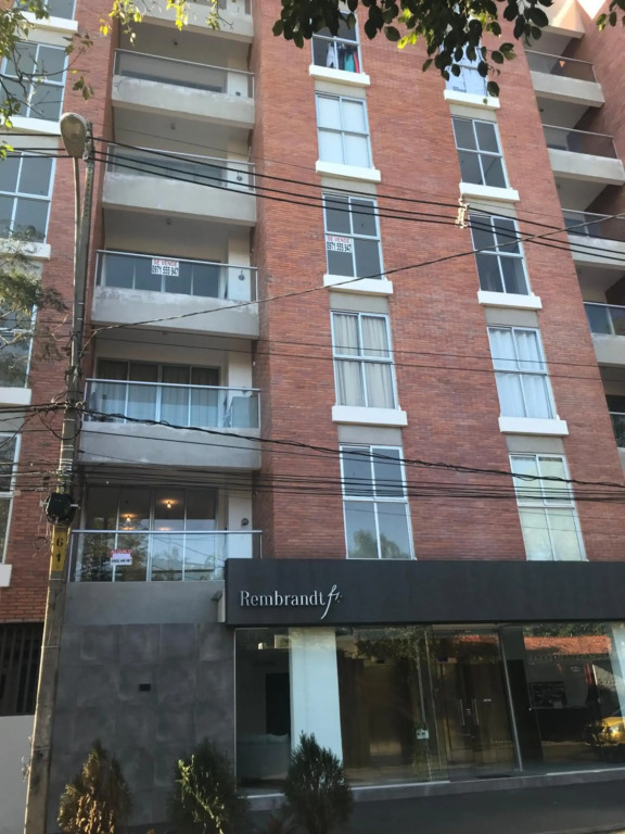 Hermoso departamento con piscina y estacionamiento