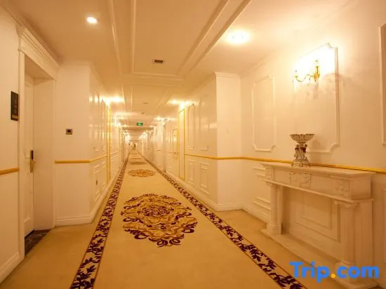 Royal Hotel