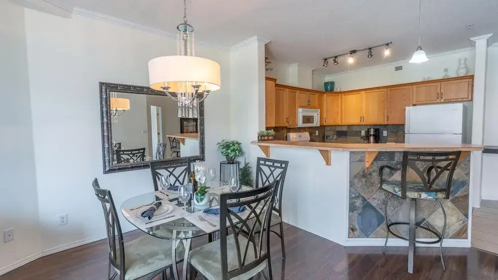Two Bed Two Bath Two Pools